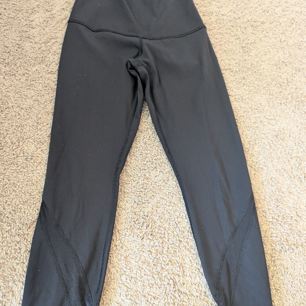 Lululemon Wunder under scallop capris